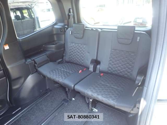 Toyota VOXY 2024-07 8223829-9