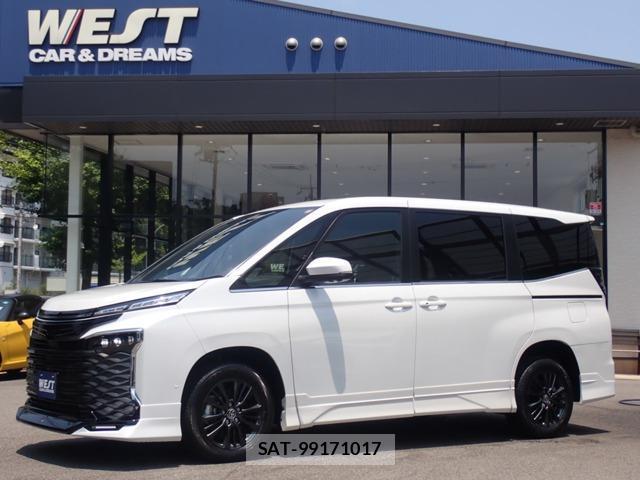 Toyota VOXY 2025-10 8223838-0