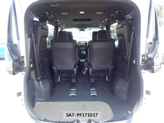 Toyota VOXY 2025-10 8223838-10