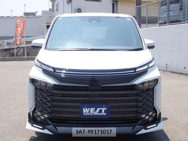 Toyota VOXY 2025-10 8223838-12