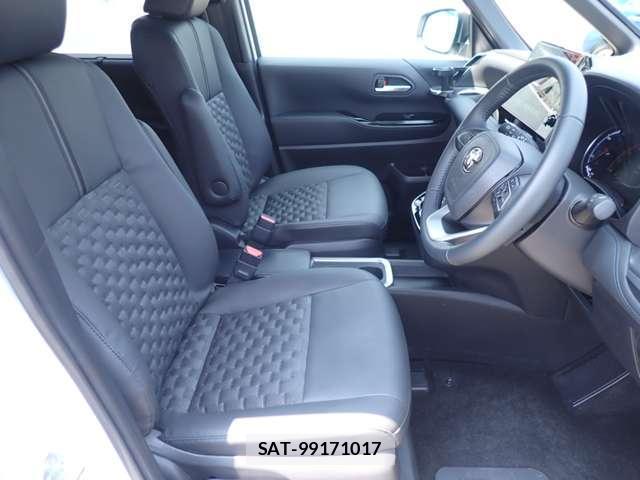 Toyota VOXY 2025-10 8223838-6
