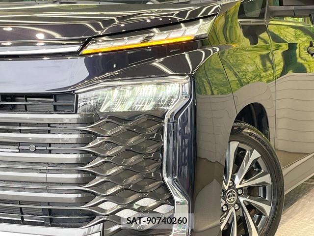 Toyota VOXY 2025-05 8223985-12