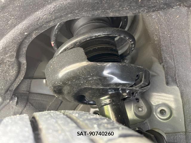 Toyota VOXY 2025-05 8223985-19