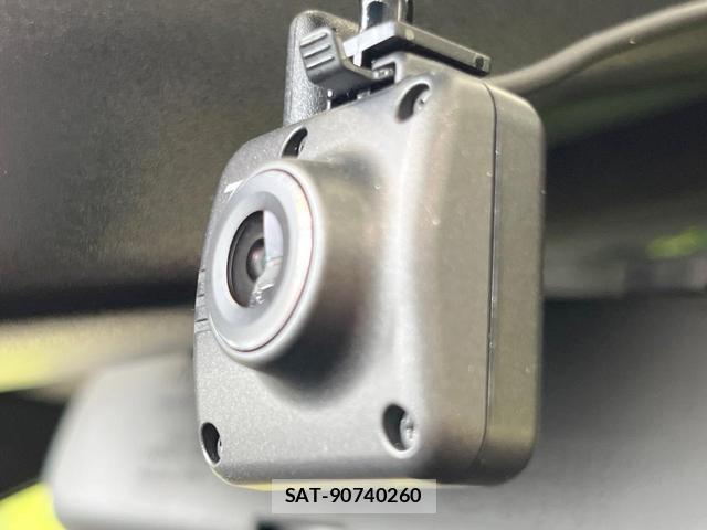 Toyota VOXY 2025-05 8223985-4