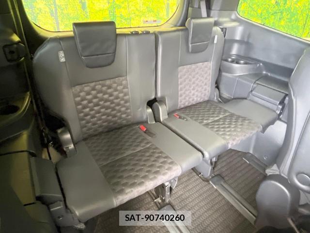 Toyota VOXY 2025-05 8223985-9