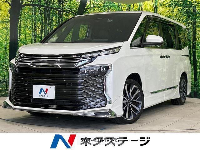 Toyota VOXY 2023-10 8224033-0