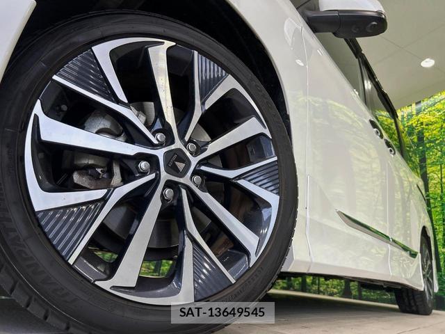 Toyota VOXY 2023-10 8224033-11