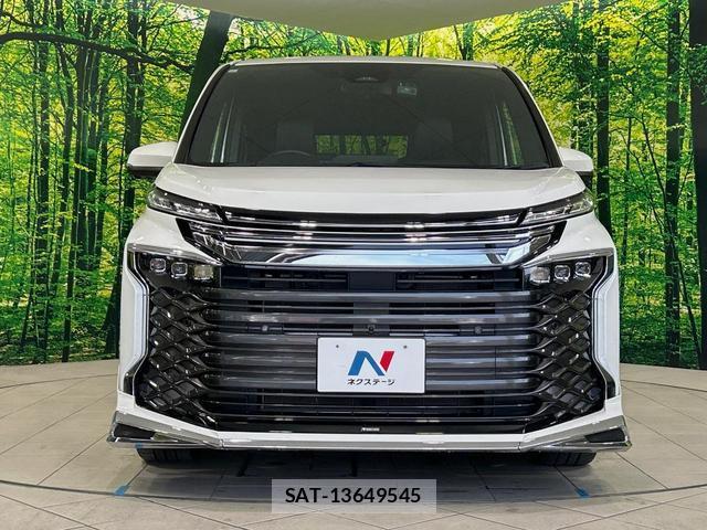 Toyota VOXY 2023-10 8224033-14