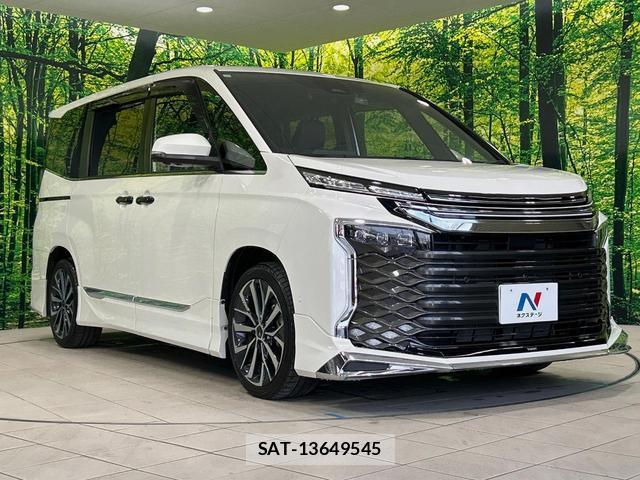 Toyota VOXY 2023-10 8224033-16