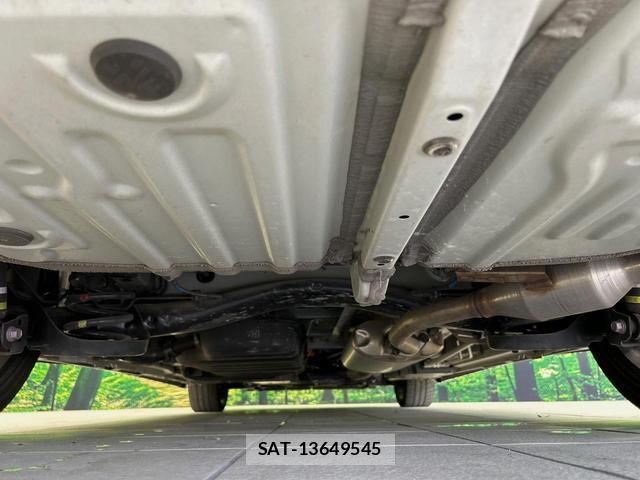 Toyota VOXY 2023-10 8224033-19