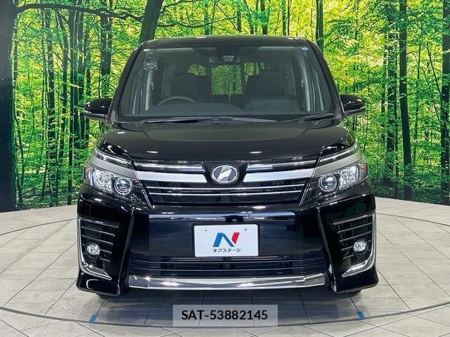 Toyota VOXY 2017-06 8224040-14