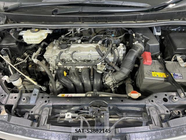 Toyota VOXY 2017-06 8224040-18