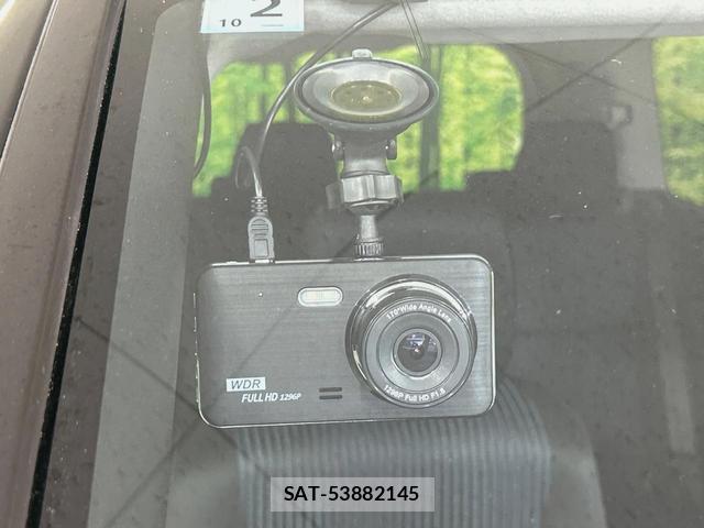 Toyota VOXY 2017-06 8224040-6