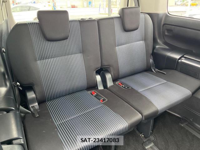 Toyota VOXY 2015-06 8224119-10