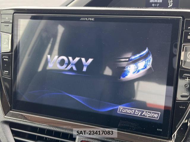 Toyota VOXY 2015-06 8224119-2