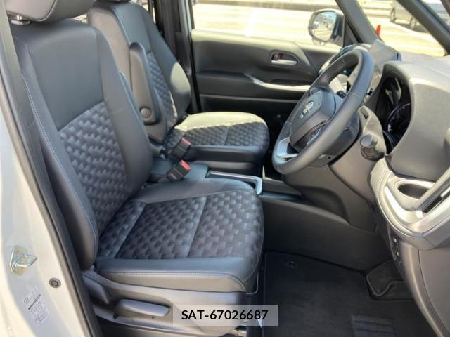 Toyota VOXY 2025-02 8224193-3