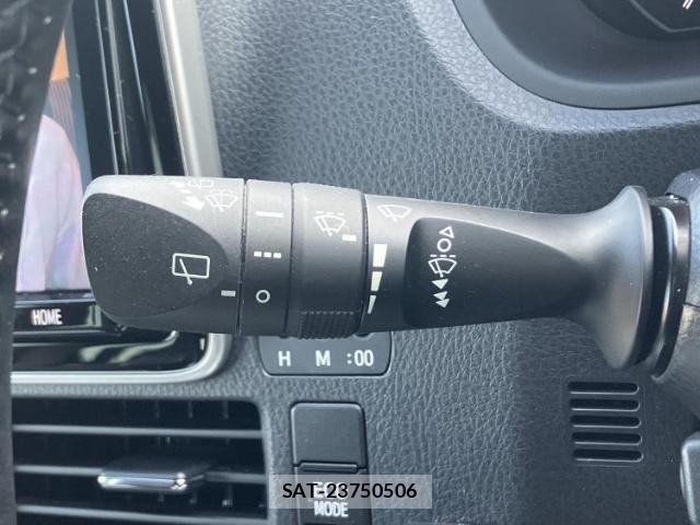 Toyota VOXY 2020-10 8224195-16