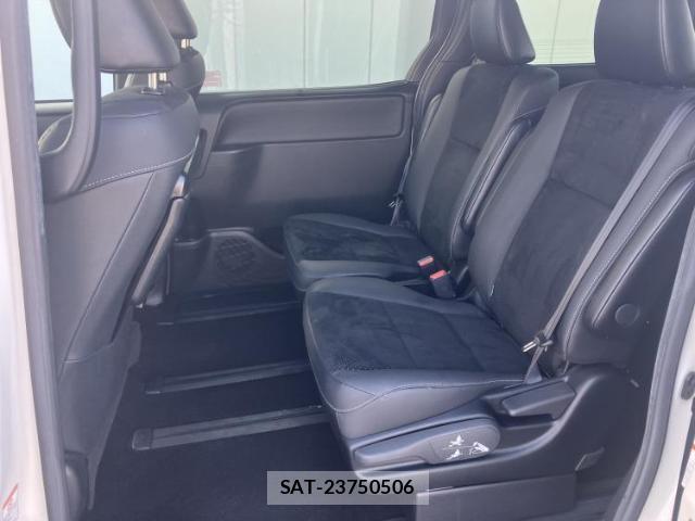 Toyota VOXY 2020-10 8224195-7
