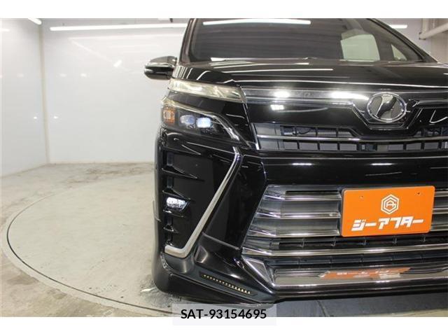 Toyota VOXY 2018-01 8224212-10