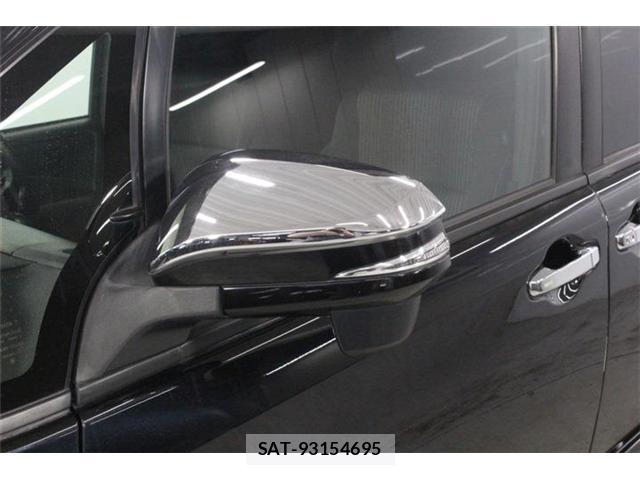Toyota VOXY 2018-01 8224212-16