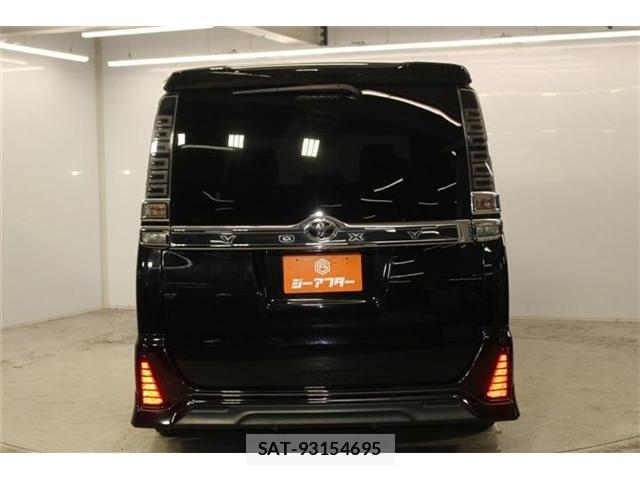 Toyota VOXY 2018-01 8224212-5