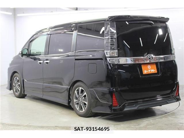 Toyota VOXY 2018-01 8224212-6