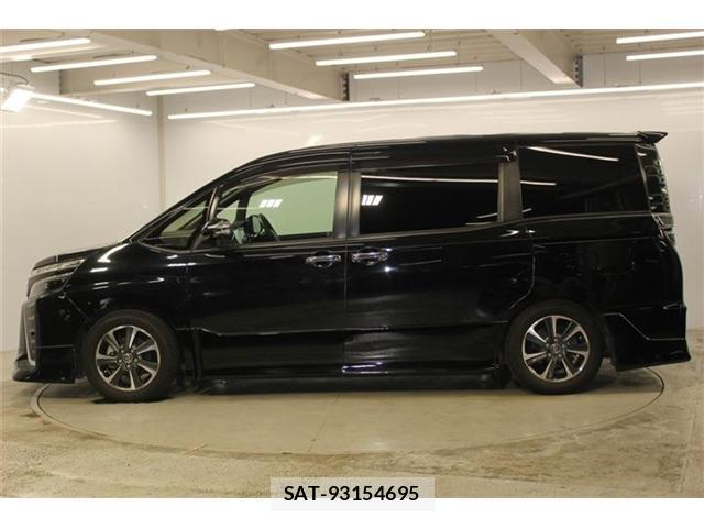 Toyota VOXY 2018-01 8224212-7