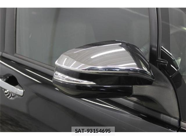Toyota VOXY 2018-01 8224212-9
