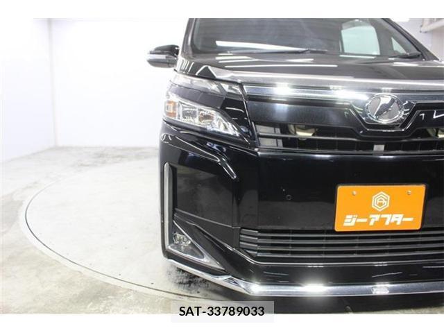 Toyota VOXY 2019-12 8224215-10