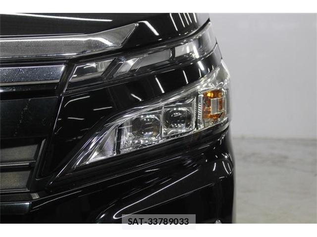 Toyota VOXY 2019-12 8224215-14