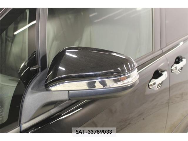 Toyota VOXY 2019-12 8224215-16