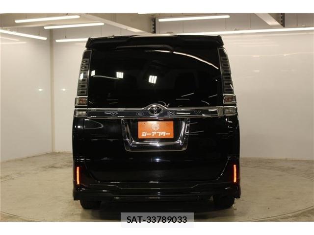 Toyota VOXY 2019-12 8224215-5
