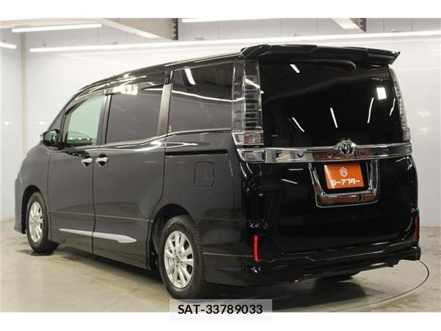 Toyota VOXY 2019-12 8224215-6