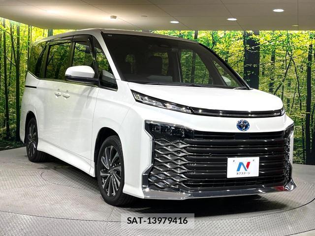Toyota VOXY 2023-01 8224367-16