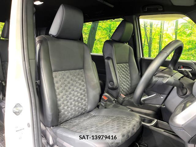 Toyota VOXY 2023-01 8224367-7