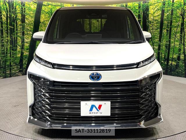 Toyota VOXY 2023-11 8224370-13