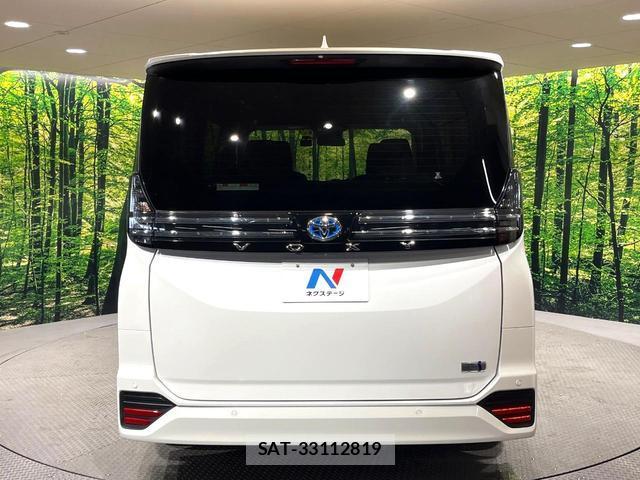 Toyota VOXY 2023-11 8224370-14