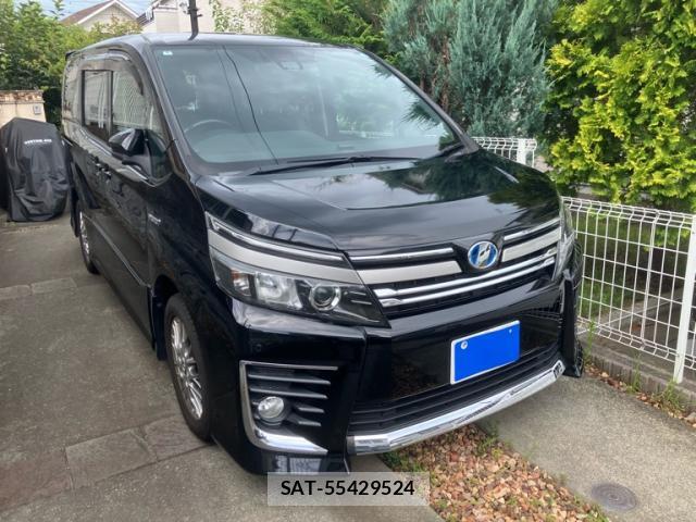 Toyota VOXY 2016-04 8224390-1