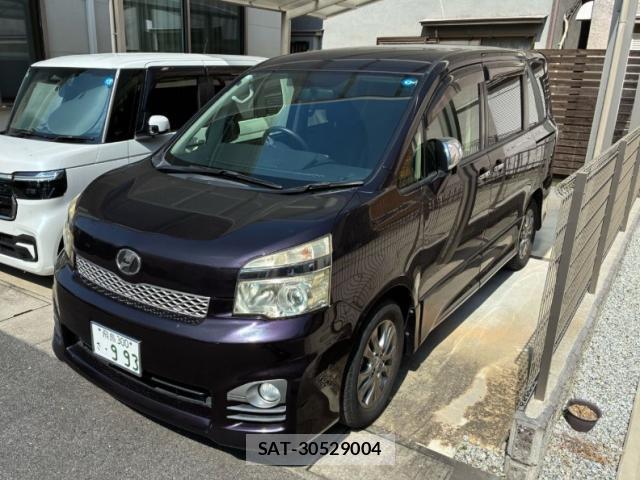 Toyota VOXY 2013-03 8224414-0