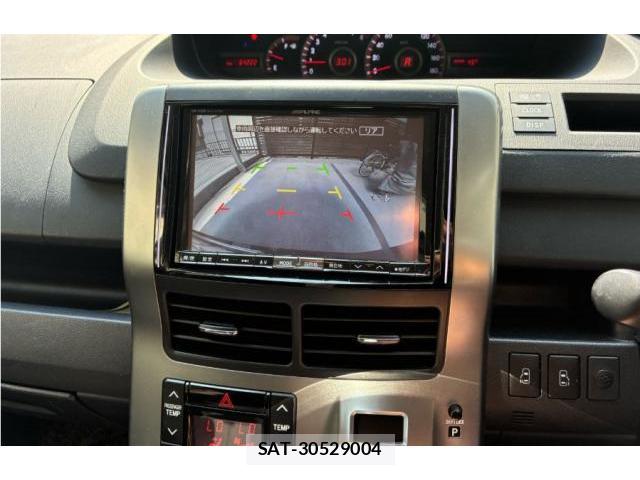 Toyota VOXY 2013-03 8224414-6