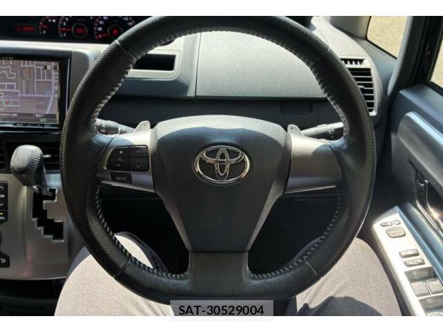Toyota VOXY 2013-03 8224414-7