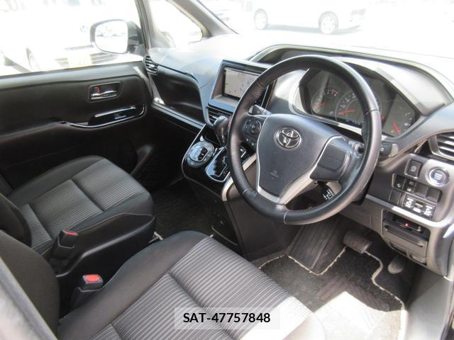 Toyota VOXY 2020-07 8224601-12