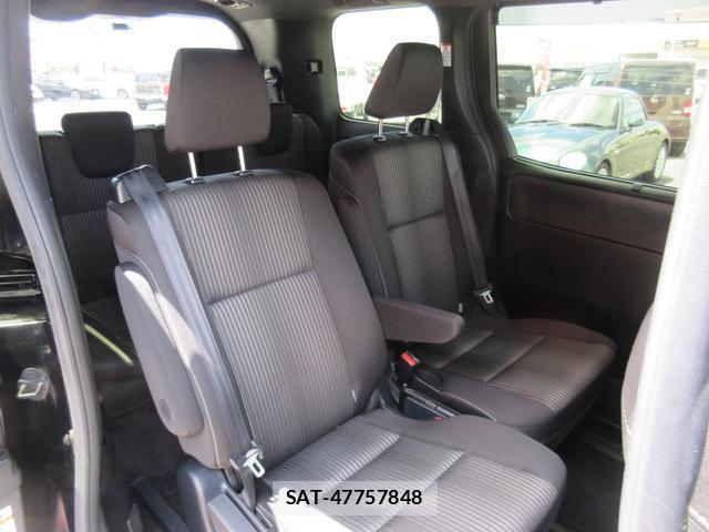 Toyota VOXY 2020-07 8224601-14