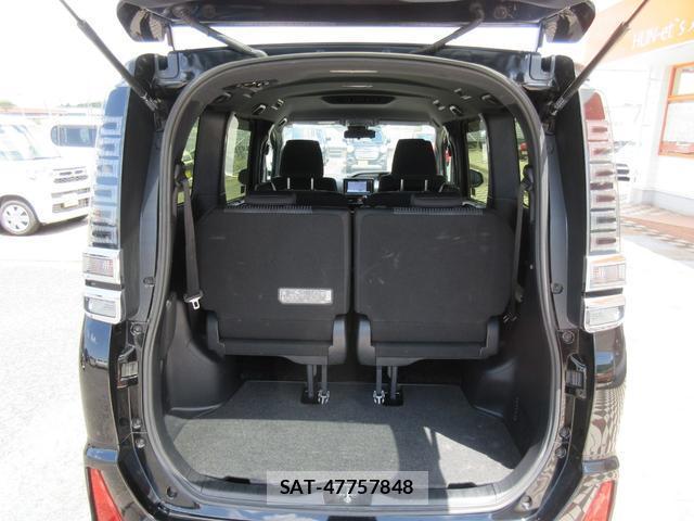 Toyota VOXY 2020-07 8224601-19