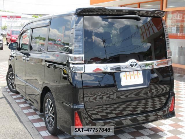Toyota VOXY 2020-07 8224601-2
