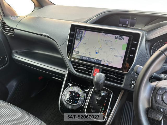 Toyota VOXY 2018-11 8224642-10