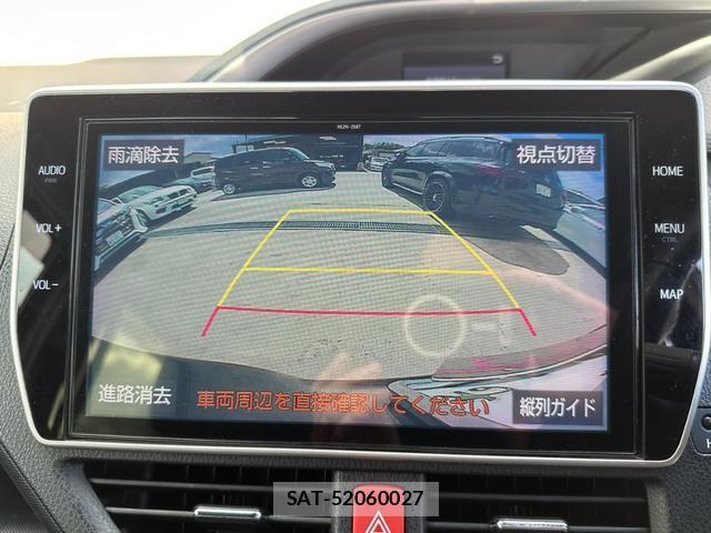 Toyota VOXY 2018-11 8224642-11