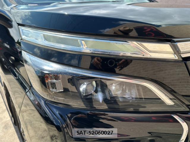 Toyota VOXY 2018-11 8224642-16