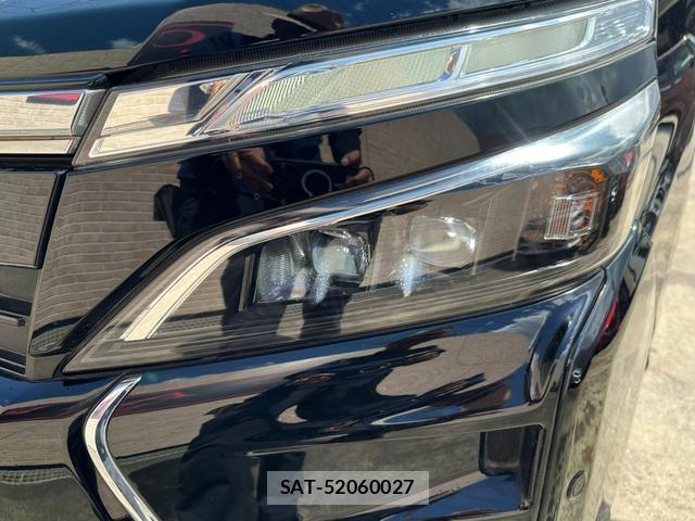 Toyota VOXY 2018-11 8224642-17