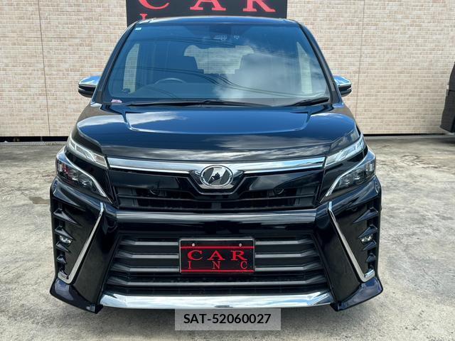 Toyota VOXY 2018-11 8224642-3
